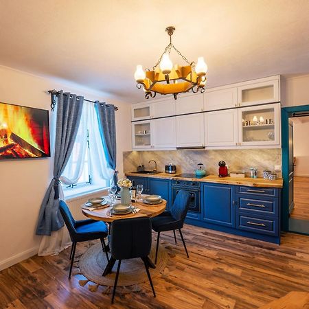 Blue House Citadel Elite Sighisoara Apartment Bagian luar foto