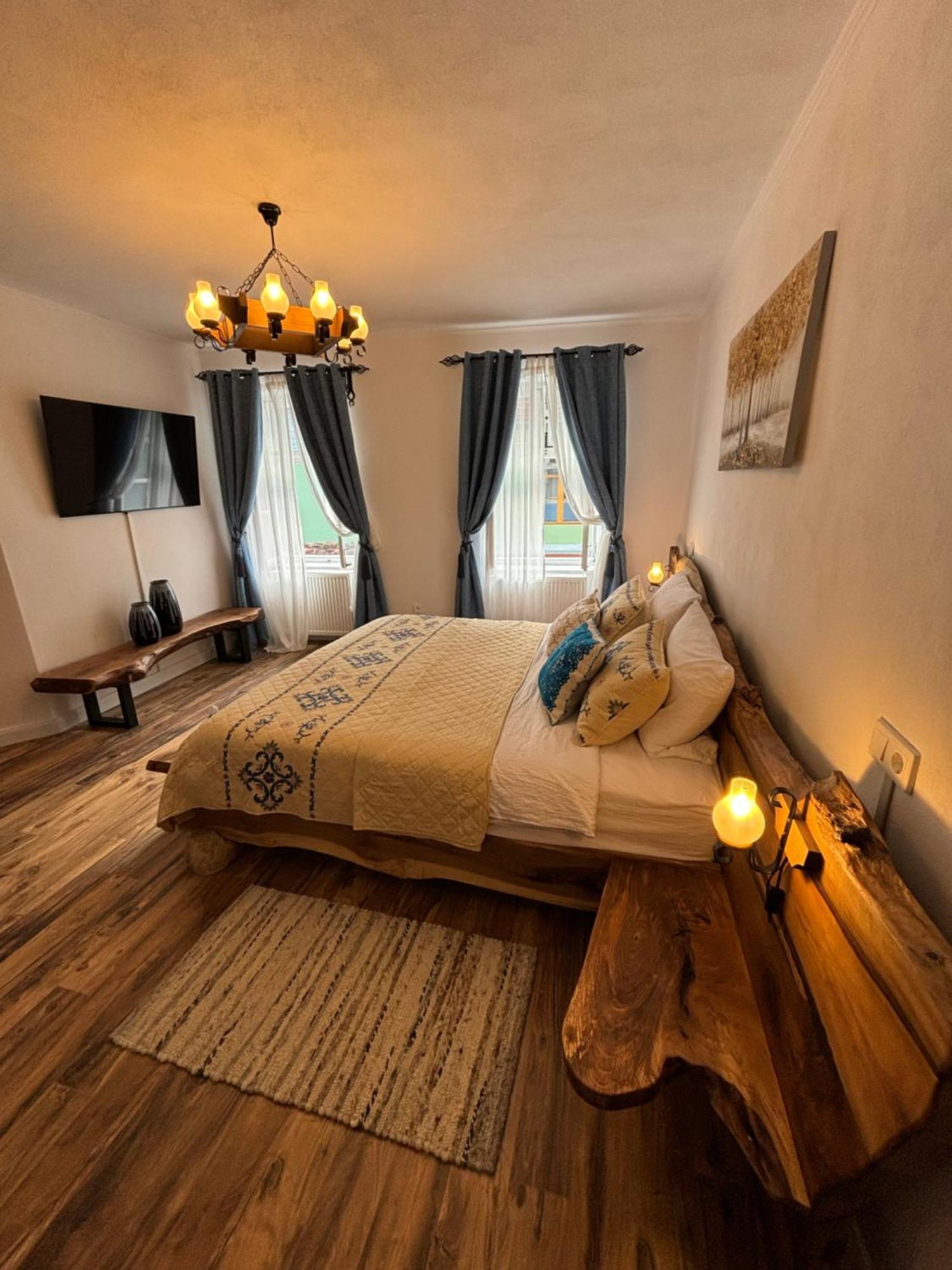 Blue House Citadel Elite Sighisoara Apartment Bagian luar foto